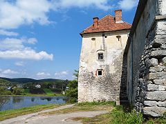 Свиржский замок, озеро